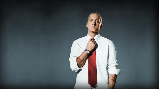 Eminem sorry to Rihanna for backing Chris Brown