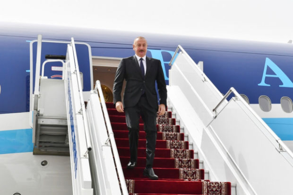 President Ilham Aliyev arrives in Tajikistan for visit