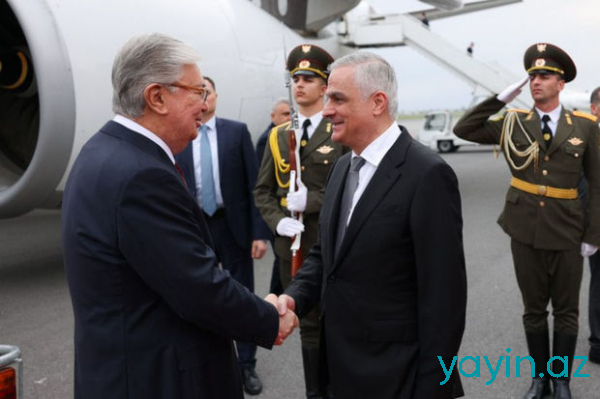 Президент Казахстана прибыл с визитом в Ереван