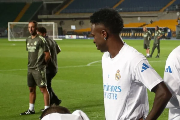 "Real Madrid"in baş məşqçisi Vinisiusla bağlı qərarını açıqladı