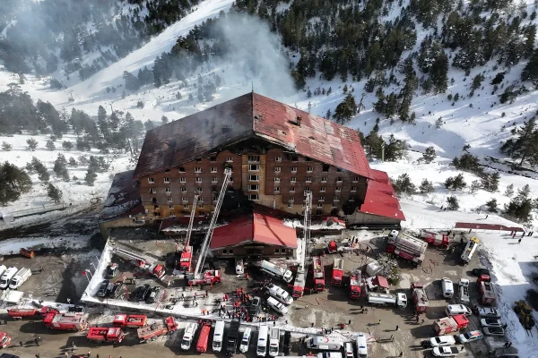 Türkiyədə 78 insanın öldüyü dəhşətli hotel yanğınına görə 11 nəfərə ömürlük həbs cəzası verildi