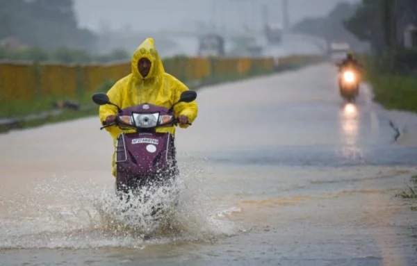 “Monta” tropik siklonu Hindistan sahillərinə yaxınlaşıb, təxminən 100 min nəfər təhlükəsizlik məqsədilə bölgədən çıxarılıb.