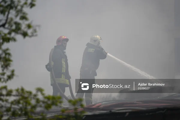 Sumqayıtda eyni gün iki avtomobil alovlanıb